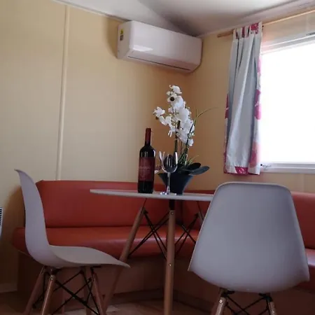 Con Piscina Privada Y Cerca Del Mar, Mire Fotos Y Elija El Suyo, Le Esperamos