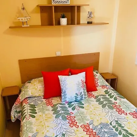 Con Piscina Privada Y Cerca Del Mar, Mire Fotos Y Elija El Suyo, Le Esperamos Nyaraló *