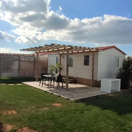 Casa de Férias Con Piscina Privada Y Cerca Del Mar, Mire Fotos Y Elija El Suyo, Le Esperamos