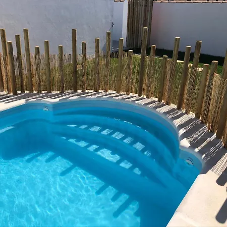 Nyaraló Con Piscina Privada Y Cerca Del Mar, Mire Fotos Y Elija El Suyo, Le Esperamos