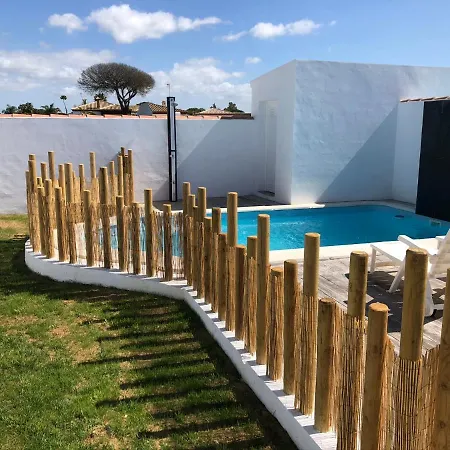 Con Piscina Privada Y Cerca Del Mar, Mire Fotos Y Elija El Suyo, Le Esperamos Chiclana de la Frontera