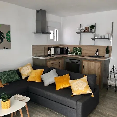 Con Piscina Privada Y Cerca Del Mar, Mire Fotos Y Elija El Suyo, Le Esperamos