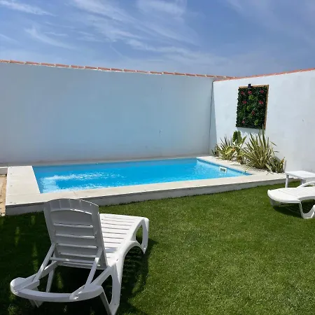 Con Piscina Privada Y Cerca Del Mar, Mire Fotos Y Elija El Suyo, Le Esperamos Nyaraló Chiclana de la Frontera